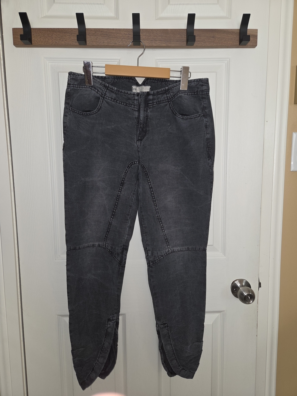 Free People Washed Black Cropped Ankle Jeans - Picture 2 of 12